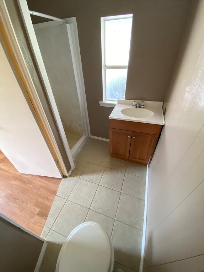 Building Photo - 205 Rd 3401