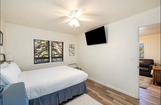 Building Photo - Country Club Comfort | 1BR Condo + W/D + Balcony