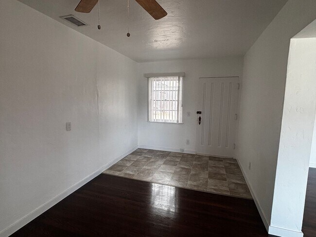 Building Photo - 3689 Moultrie Ave