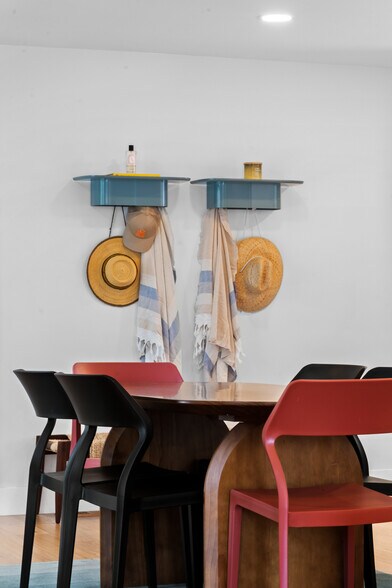 Building Photo - 9417 Winchester Ave