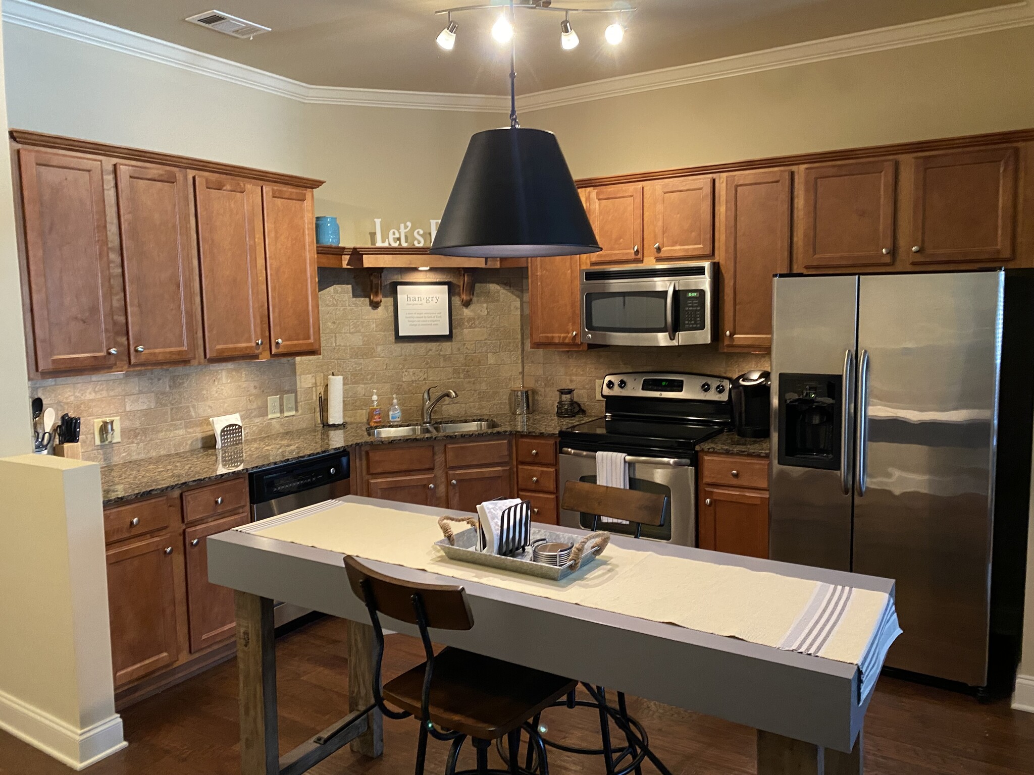 Building Photo - 445 W Blount Ave