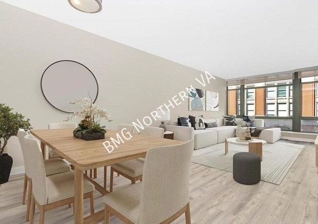 Building Photo - 1150 K St NW