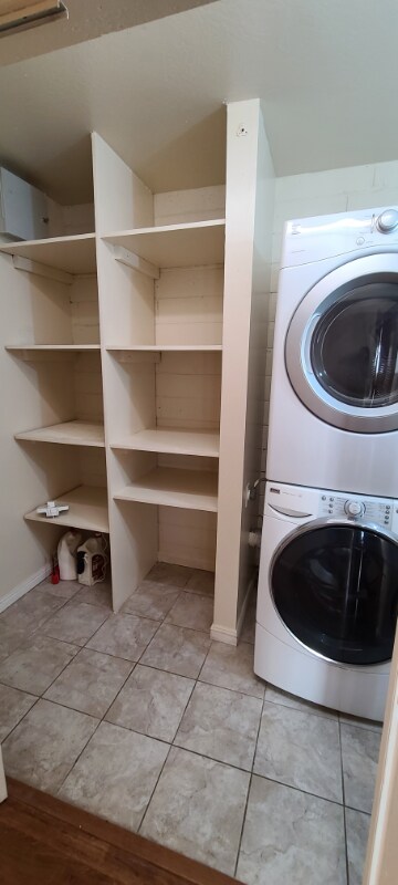 Building Photo - 3900 Lake Mead Dr