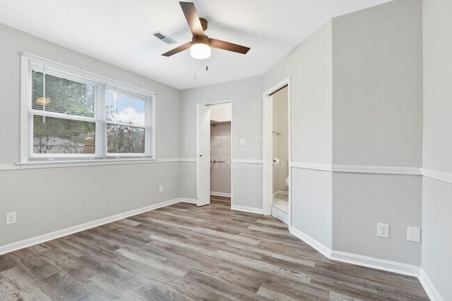 Building Photo - 3112 Commander Dr