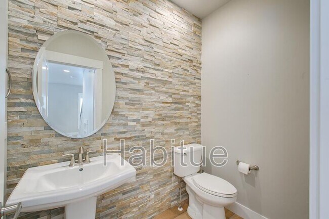 Building Photo - 2248 W Hill Terrace Ln
