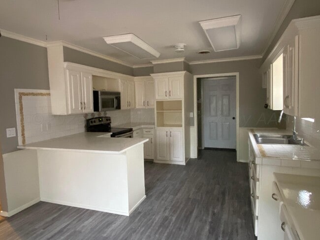 Building Photo - 3730 Rutson Dr
