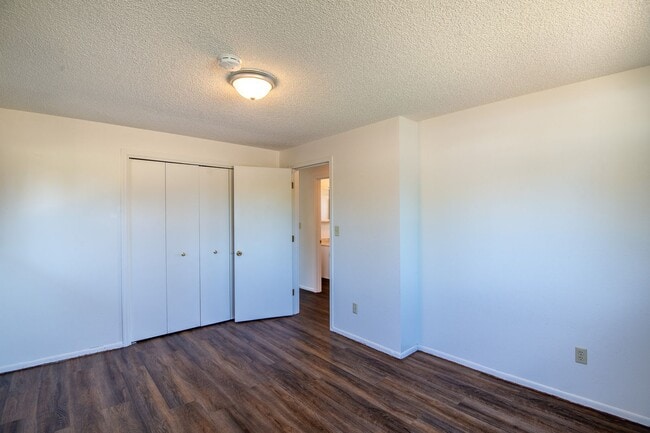 Building Photo - Fern Court Duplex