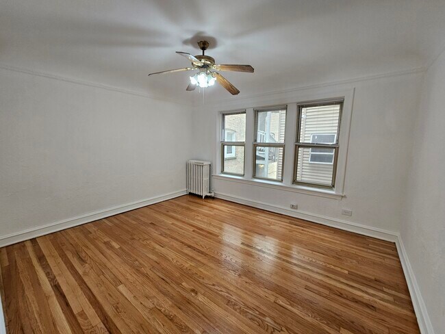 Building Photo - 5507 N Campbell Ave