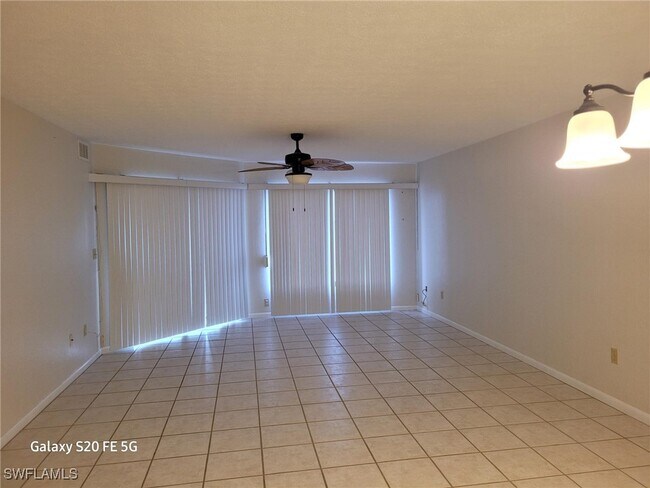 Building Photo - 4019 SE 20th Pl