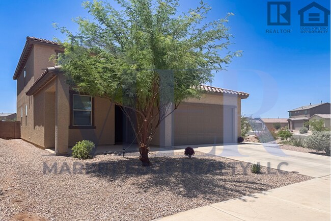 Building Photo - 4Bed/4Bath House w/2 Car Gar in Tucson! $1...