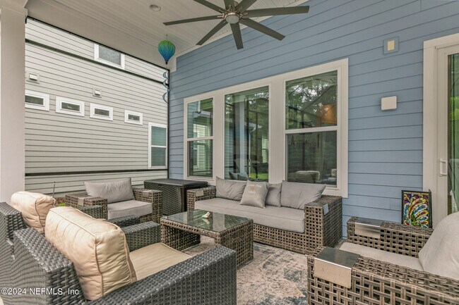 Building Photo - 452 Quail Vista Dr