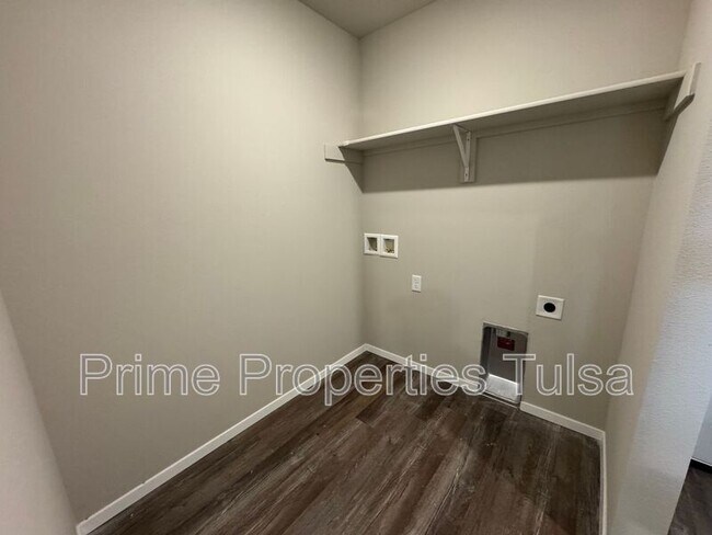Building Photo - 16421 S 85th E Ave