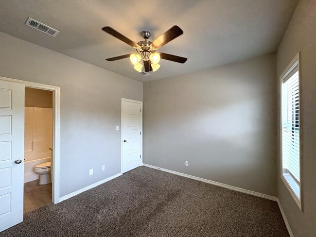 Building Photo - 4011 Oaklawn St