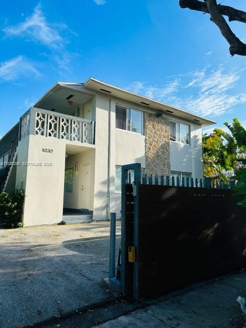 Building Photo - 1030 NE 80th St