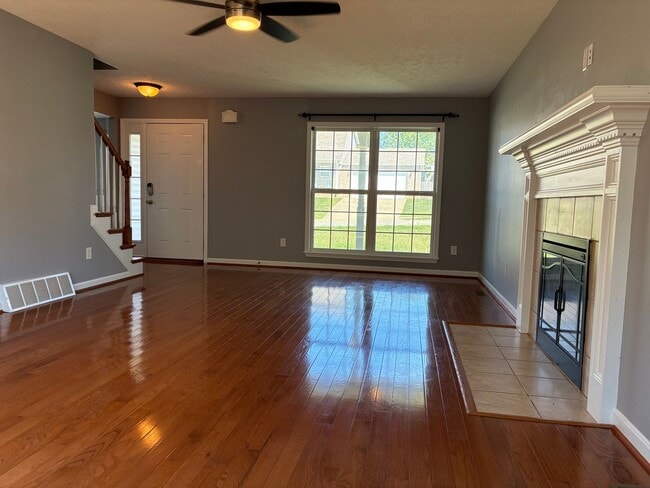 Building Photo - **ELIZABETHTOWN INDEPENDENT SCHOOL DISTRICT**