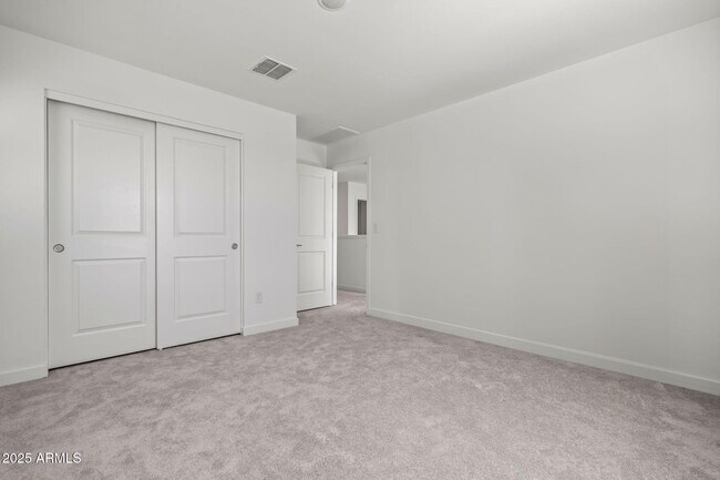 Building Photo - 3023 W Bent Tree Dr