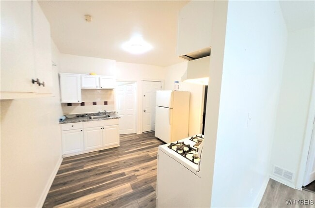 Building Photo - 177 Grote St