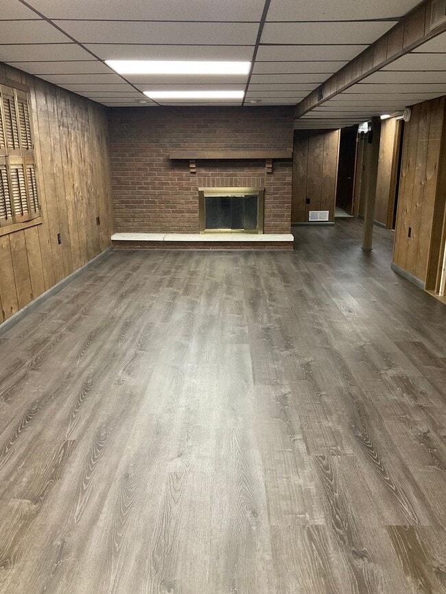 Building Photo - 33 Estates View Dr