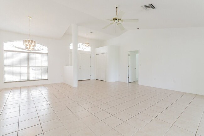 Building Photo - "Charming 3-Bed, 2-Bath Home in Hudson, FL...