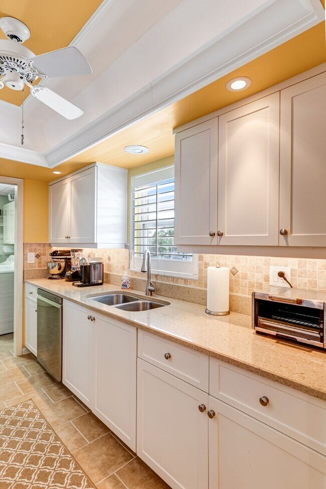 Building Photo - ** PARK SHORE ** 2 BED / 2 BATH - CONDO - ...