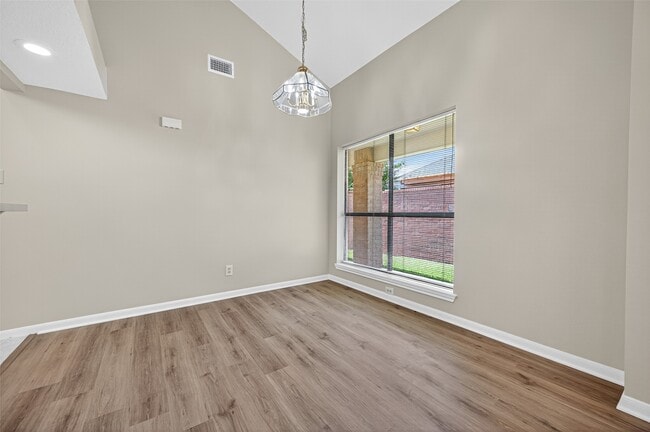 Building Photo - 4132 Deerfield Village Dr