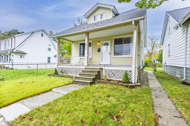 Building Photo - 314 W Muir Ave