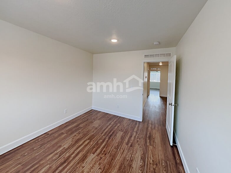 Building Photo - 2613 W 3340 S