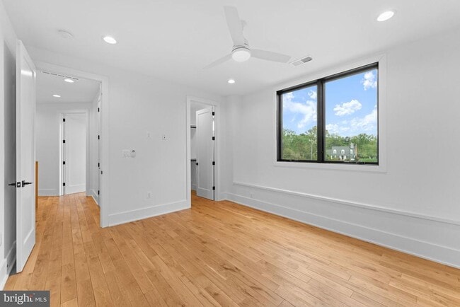 Building Photo - 608 Walker Rd