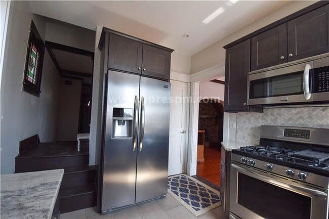 Building Photo - Mt Lebanon 3-bedroom house for rent