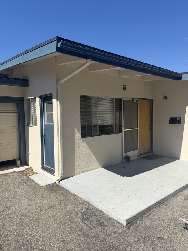 Building Photo - 1368 Breck St