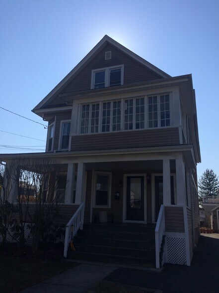 Building Photo - 37 Whitman Ave