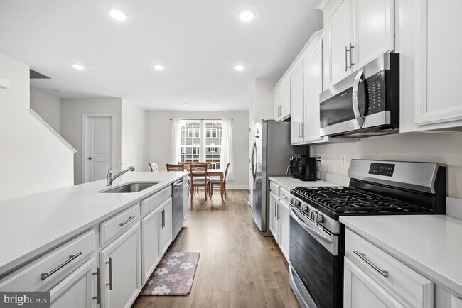 Building Photo - 6073 Camerons Ferry Dr