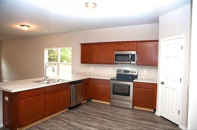 Building Photo - 4702 W Hoover Loop