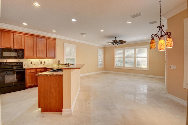 Building Photo - 8957 Sandy Crest Ln
