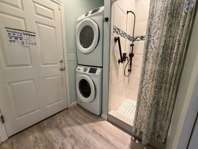 Building Photo - 3 bed DuPont Home with A/C for Rent