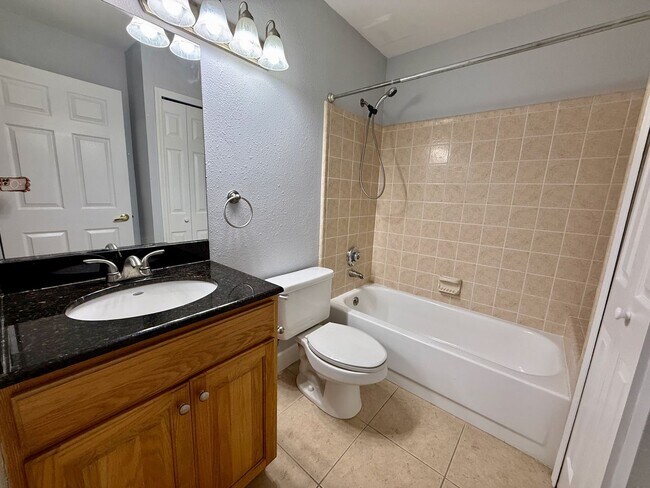 Building Photo - One bedroom one bathroom condo in Palmer Ranch