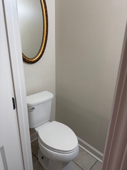 Building Photo - 14722 Hooper Rd