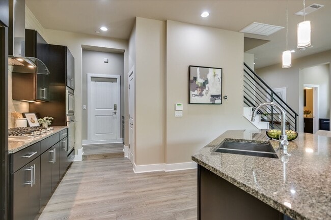 Building Photo - Lovely Hillside Condo on 2222