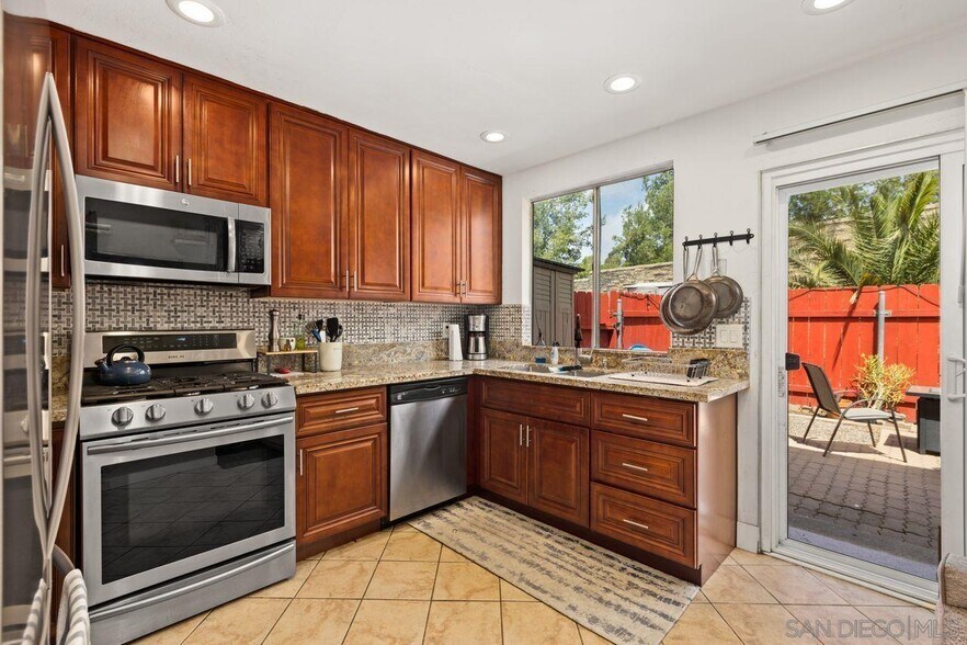 Kitchen - 8148 Lemon Grove Way