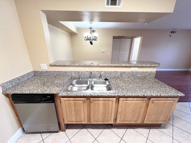 Building Photo - 5055 W Hacienda Ave