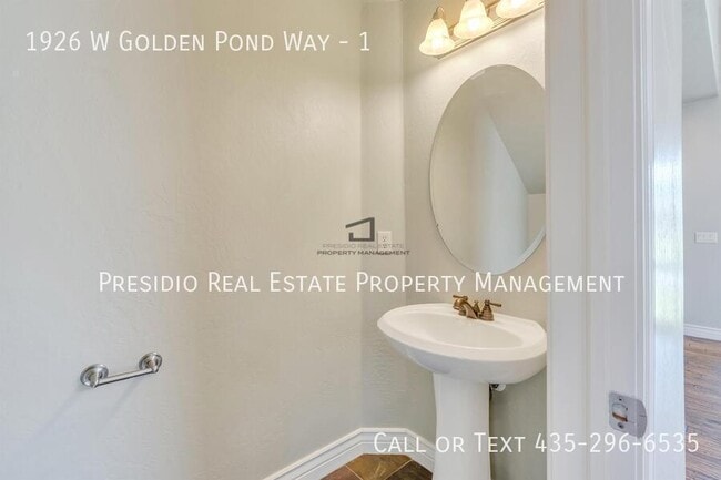 Building Photo - 1926 W Golden Pond Way