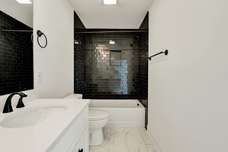 Building Photo - 353 Hungry Hollow Rd SE