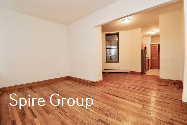 Building Photo - 814 10th Ave