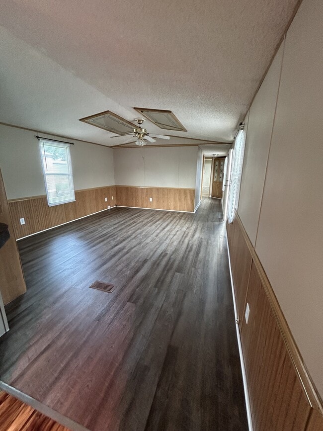 Building Photo - 217 Tyler St