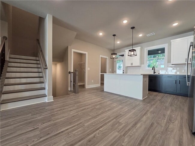 Building Photo - 6 Rock Pk Wy