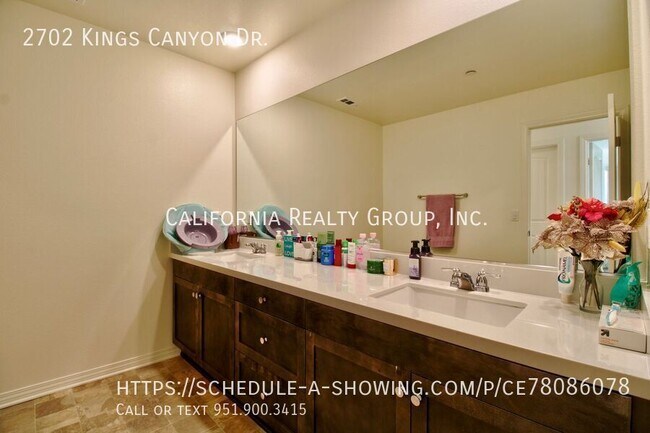 Building Photo - 2702 Kings Cyn Dr