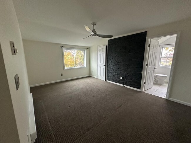 Building Photo - 18 Hazel St