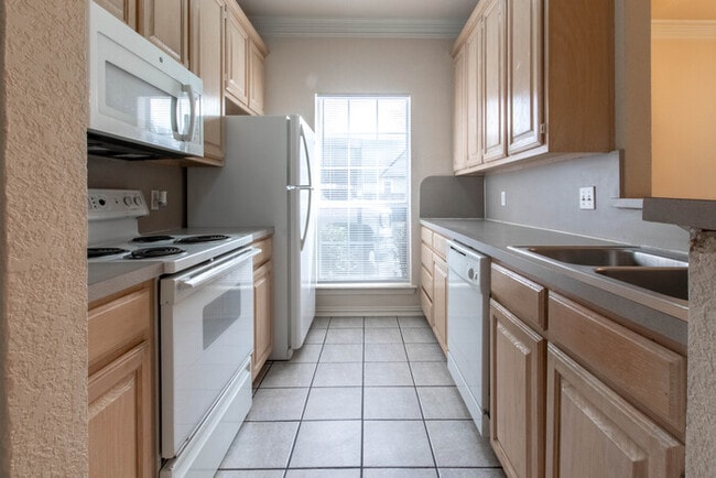 Building Photo - Withers Place Townhome!!