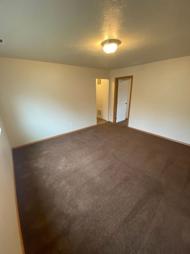 Building Photo - Single Family Home for Rent - 4 Bedroom, 2 Bathroom Located in Cheney!