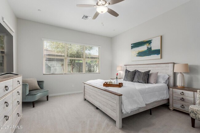 Building Photo - 1914 N 140th Ave